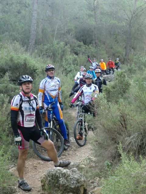 Cerca de una veintena de ciclistas participaron en la ruta en bicicleta de montaña desarrollada por la senda del Agua, Foto 3
