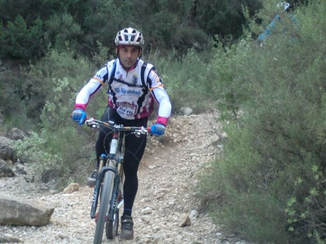 About a dozen cyclists participated in the mountain bike route path developed by the Water, Foto 4