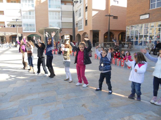 The little ones can enjoy a show full of magic and music this afternoon at the Plaza de la Balsa Vieja, Foto 2