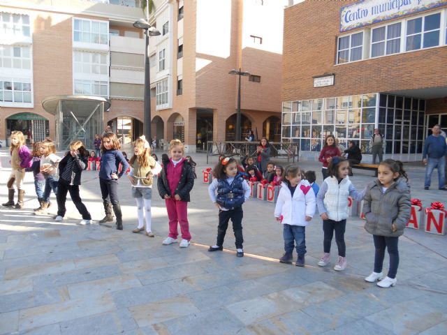 Los más pequeños podrán disfrutar de un espectáculo lleno de magia y música esta tarde en la Plaza de la Balsa Vieja, Foto 3