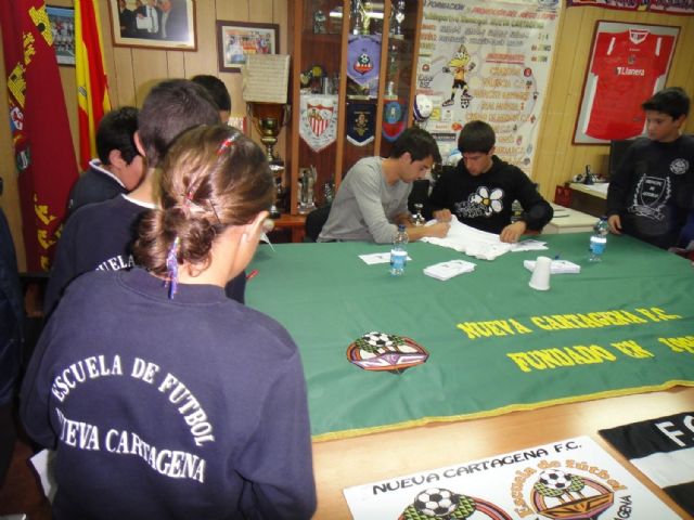 El Club de Fútbol de Nueva Cartagena cierra por Navidad con más deporte - 1, Foto 1
