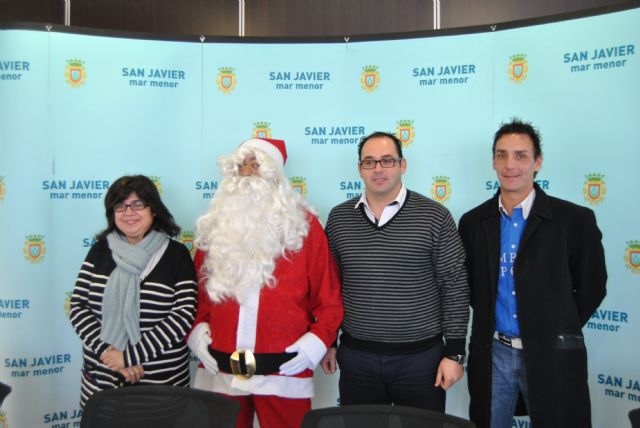 Papá Noel apoyó con su presencia la campaña navideña de comercio en San Javier - 2, Foto 2
