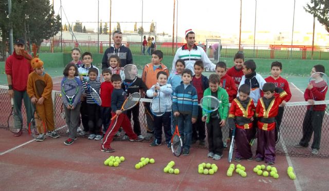 La Escuela Municipal de Tenis de Lorquí celebra la Navidad con una sesión especial - 1, Foto 1