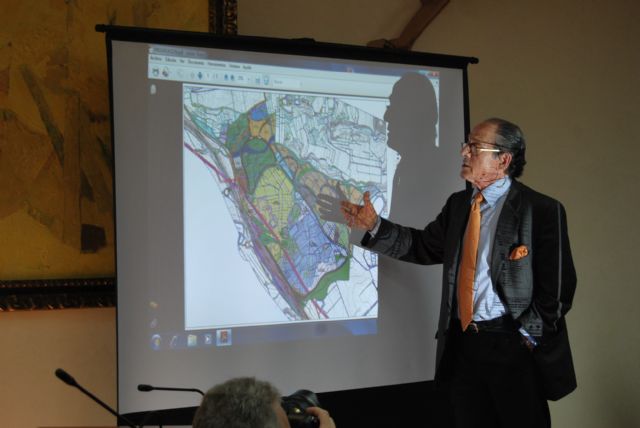 El Ayuntamiento de Alhama aprueba inicialmente el Plan Especial para la implantación del Parque Temático Paramount, Foto 1