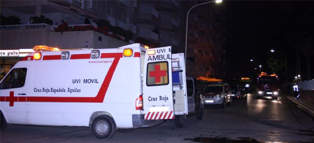 Un fallecido en el incendio producido en un domicilio particular de la C/Manuel de Falla de Águilas - 1, Foto 1