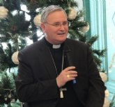 El Obispo de Cartagena comparte la alegría de la Navidad con los sacerdotes y el personal del Obispado