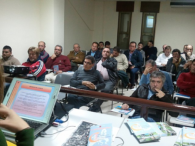 Agricultura celebra en Cieza una jornada sobre las condiciones que deben reunir las explotaciones agrícolas y ganaderas - 1, Foto 1