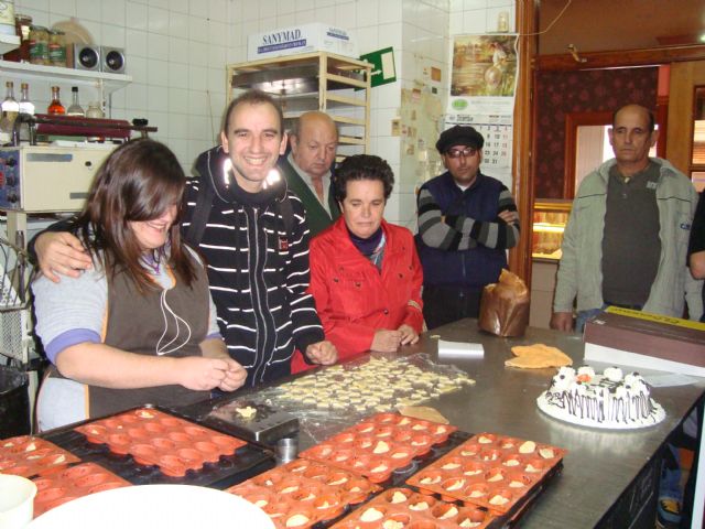 Los Usuarios del Servicio de Apoyo Psicosocial conocen cómo se llevan a cabo los dulces navideños, Foto 2