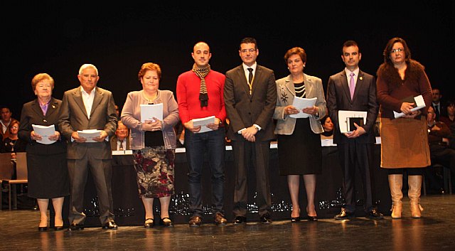 Torre-Pacheco clausura su 175 aniversario con un reconocimiento al asociacionismo entregando la Medalla de Bronce de la Villa a varios colectivos - 1, Foto 1