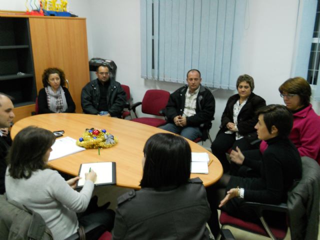 Autoridades municipales se reúnen con la nueva junta directiva de la Asociación de Vecinos del barrio Tirol-Camilleri, Foto 1