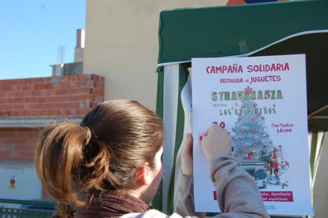 Alumnos del IES Villa de Alguazas difunden la campaña de recogida de juguetes - 5, Foto 5