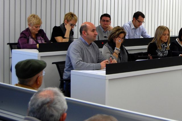 Además presentó un Plan de Saneamiento Financiero y de Austeridad y un Plan Económico Financiero 2011-2014 - 3, Foto 3