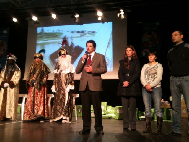 Más de un centenar de niños de Atención Temprana reciben la visita de SS MM Los Reyes Magos de Oriente - 1, Foto 1