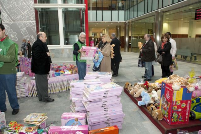 Los Reyes Magos cargan los sacos en San Miguel - 1, Foto 1