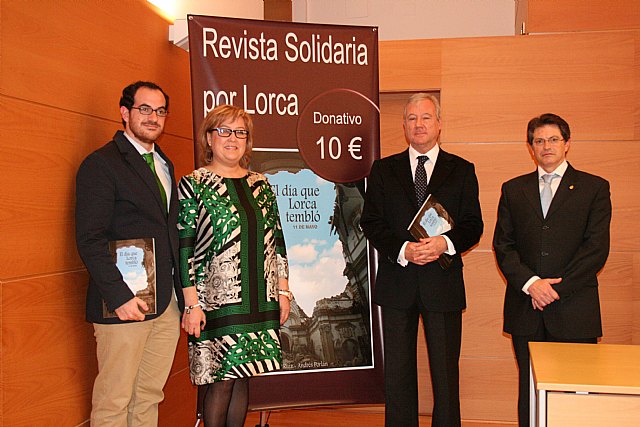 Valcárcel anima a colaborar con Lorca a través de la revista solidaria que muestra el desgarro y la tragedia de la ciudad el día que tembló - 1, Foto 1