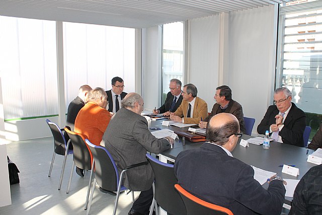 La demanda para cursar las titulaciones de Enfermería y de Nutrición y Dietética del campus de Lorca supera en 2012 la oferta de plazas - 1, Foto 1