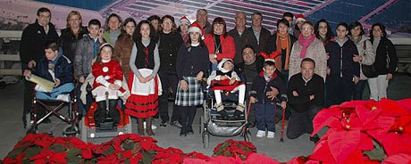 D’Genes realiza una jornada de respiro familiar en unos viveros de Totana, Foto 1