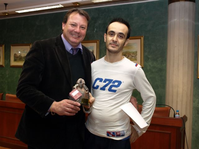  Cano junto a Juan Carlos García, cocinero y creativo del restaurante 