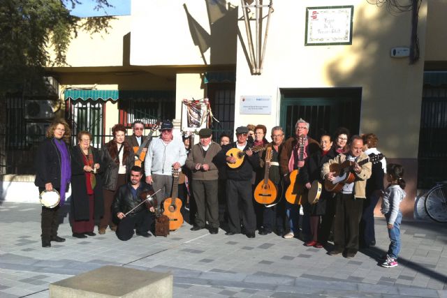 La Cuadrilla de las Ánimas torreña no falta a su cita navideña con los enfermos - 1, Foto 1