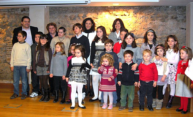 Entrega de premios del Concurso Pinta la Navidad en el Mubam - 1, Foto 1