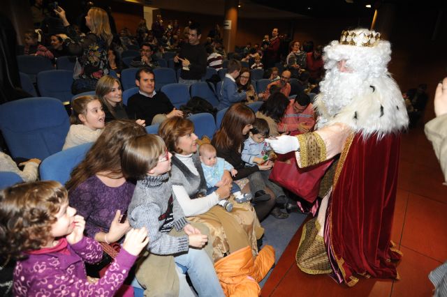 Sus Majestades los Reyes Magos visitan las sedes de los ingenieros Industriales en Murcia y Cartagena - 1, Foto 1