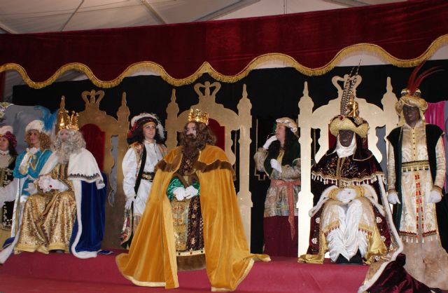 Los Reyes Magos desembarcan en San Pedro del Pinatar acompañados de más de 200 personas - 2, Foto 2