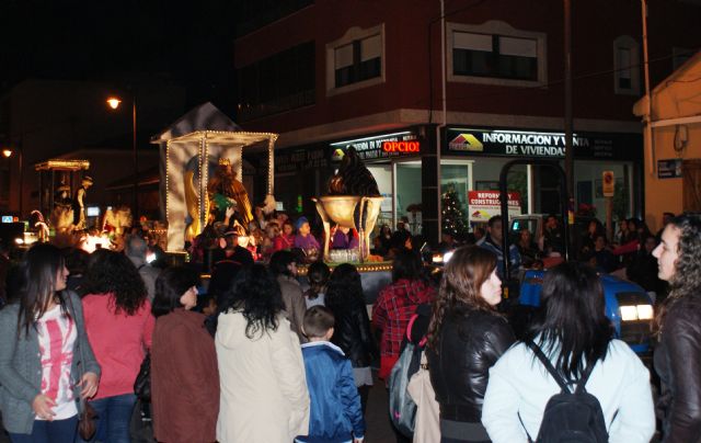 Los Reyes Magos desembarcan en San Pedro del Pinatar acompañados de más de 200 personas - 3, Foto 3