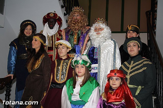 Miles de personas salieron a la calle a recibir a los Reyes Magos de Oriente - 1, Foto 1