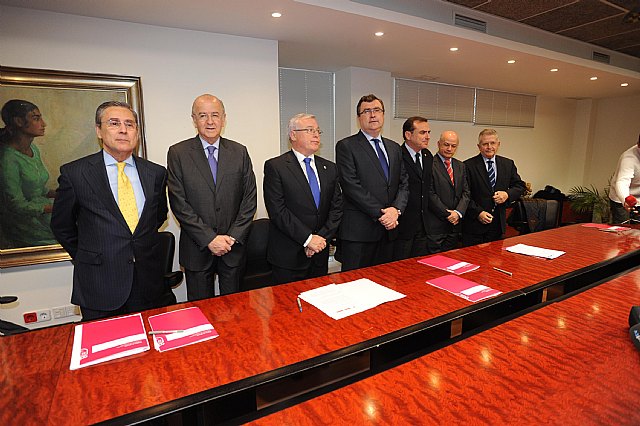 La Comunidad promueve un estudio que analizará la contribución de las universidades al desarrollo económico de la Región - 2, Foto 2