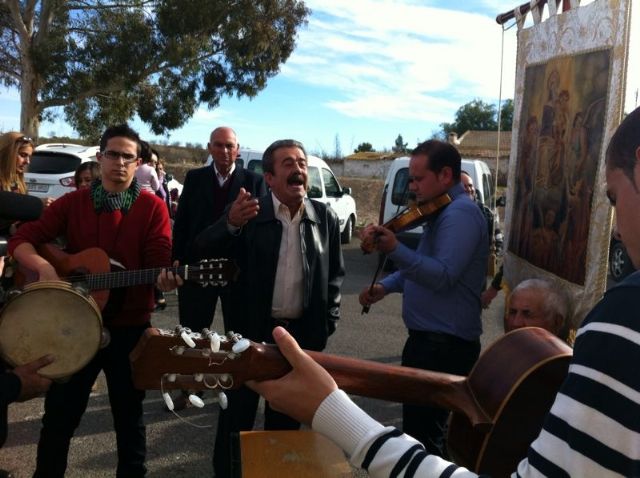 Autoridades municipales asisten al Raiguero Alto donde se celebró una misa en la ermita de Santo Domingo, Foto 1