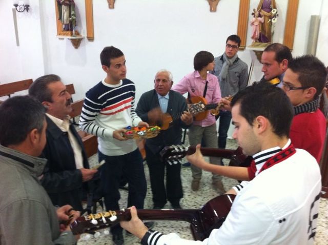 Autoridades municipales asisten al Raiguero Alto donde se celebró una misa en la ermita de Santo Domingo, Foto 3