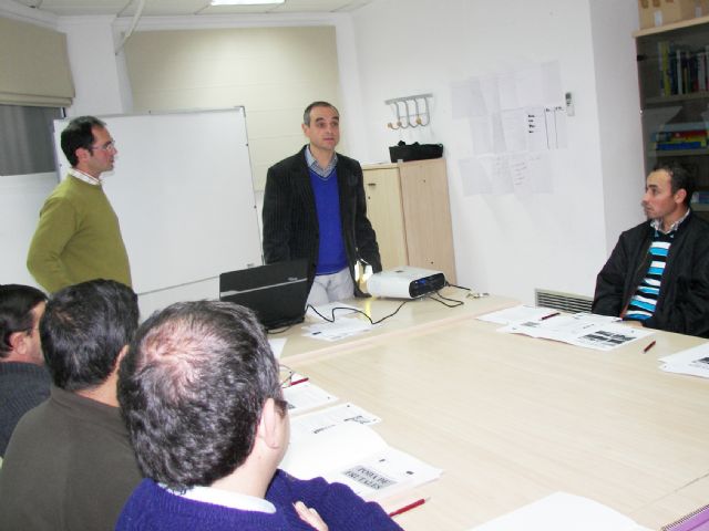El Concejal Francisco Pérez subraya en la inauguración del curso de ´Poda de Frutales´ la importancia de estos talleres por su profesionalización - 1, Foto 1