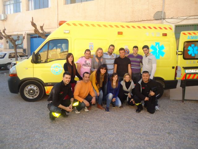 Los voluntarios de Protección Civil de Totana amplían sus conocimientos sanitarios con prácticas sobre accidentes de tráfico con víctimas, Foto 2