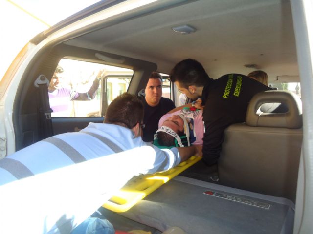 Los voluntarios de Protección Civil de Totana amplían sus conocimientos sanitarios con prácticas sobre accidentes de tráfico con víctimas, Foto 3