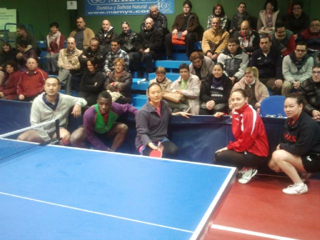 Los chavales de Ápices aprenden a jugar al tenis de mesa con el programa de acercamiento al deporte de élite - 1, Foto 1