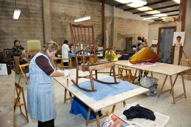 Las amas de casa se guisan sus muebles viejos - 2, Foto 2