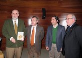 Campos presenta el libro 'La ventana de la aparición' que 'marca un hito en la historia' al desvelar un misterio del Santuario de la Vera Cruz