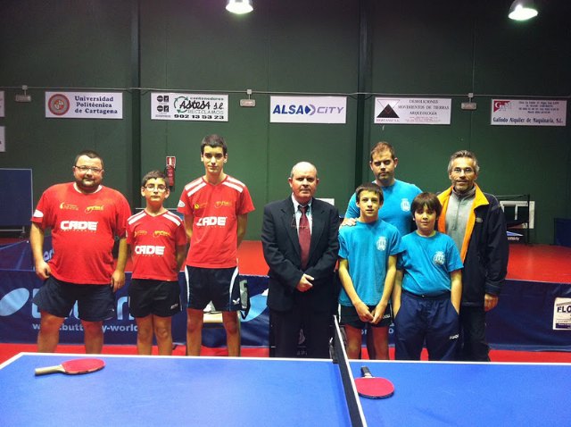 Tenis de mesa. 2ª nacional. Victoria de la Peña Barcelonista de Totana en la Zubia, Foto 1