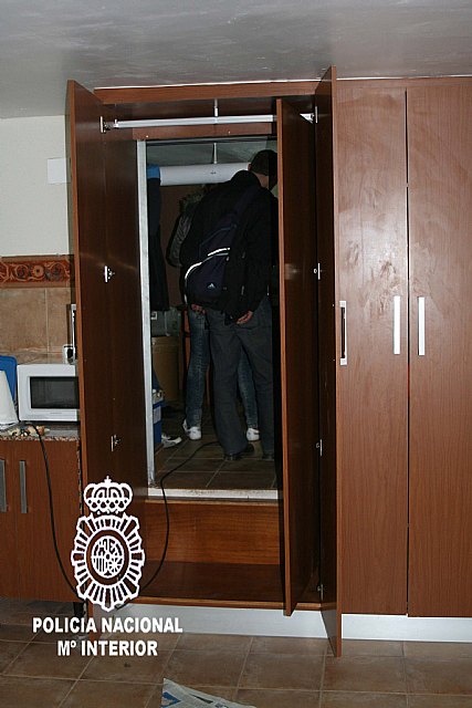 La Policía Nacional desarticula en Murcia un grupo criminal dedicado al narcotráfico e incauta 41 kilos de cocaína y 460.000 € - 3, Foto 3