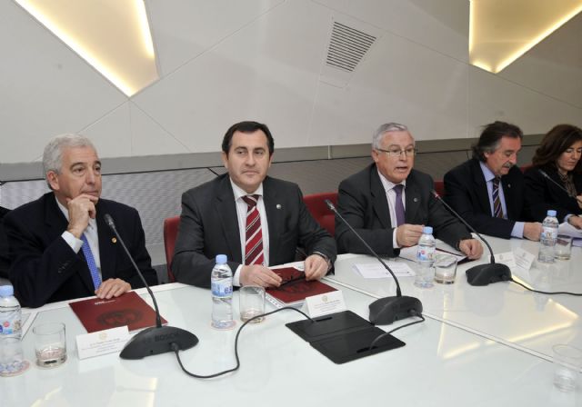 La Universidad de Murcia programa actividades para fomentar los hábitos saludables en los ancianos - 3, Foto 3