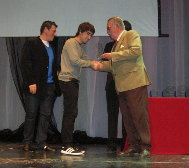 Sinfín vuelve a recoger premios en el Certamen de Teatro Amateur de Albolote (Granada), Foto 1