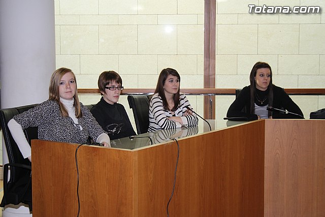 La alcaldesa de Totana recibe a dos delegaciones francesas y una checa - 3