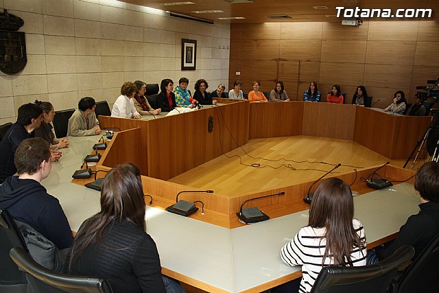 La alcaldesa de Totana recibe a dos delegaciones francesas y una checa - 11