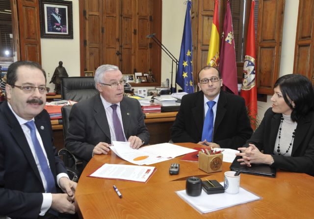 La Universidad de Murcia colaborará en la formación de entrenadores personales - 1, Foto 1