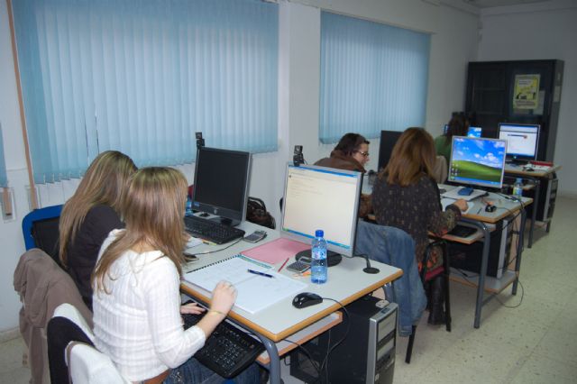 Prosigue en Las Torres de Cotillas tras las Navidades el curso de gestión de salarios y seguros sociales para desempleados - 2, Foto 2