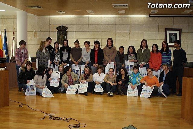 La alcaldesa de Totana recibe a dos delegaciones francesas y una checa, Foto 1