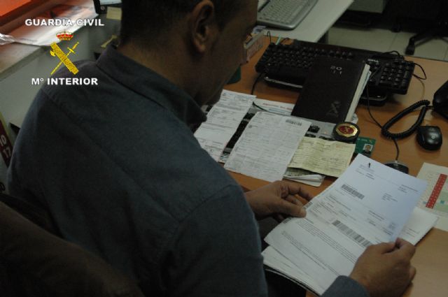 La Guardia Civil desarticula una red internacional de estafadores que utilizaban el phishing - 4, Foto 4