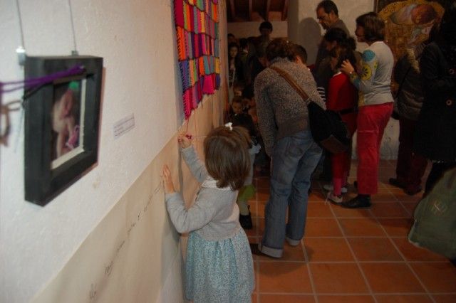 Artistas y vecinos se reúnen en torno al bordado - 2, Foto 2