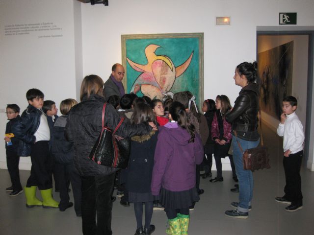 Más de 150 alumnos de Mula participan en talleres de pintura infantil impartidos por Cristóbal Gabarrón - 1, Foto 1