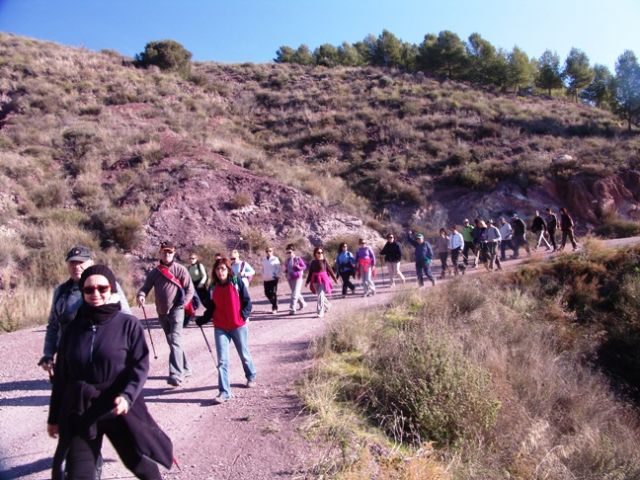 More than 40 people participated in the hiking trail that took place in the Rambla de La Torrecilla (Lorca), Foto 3